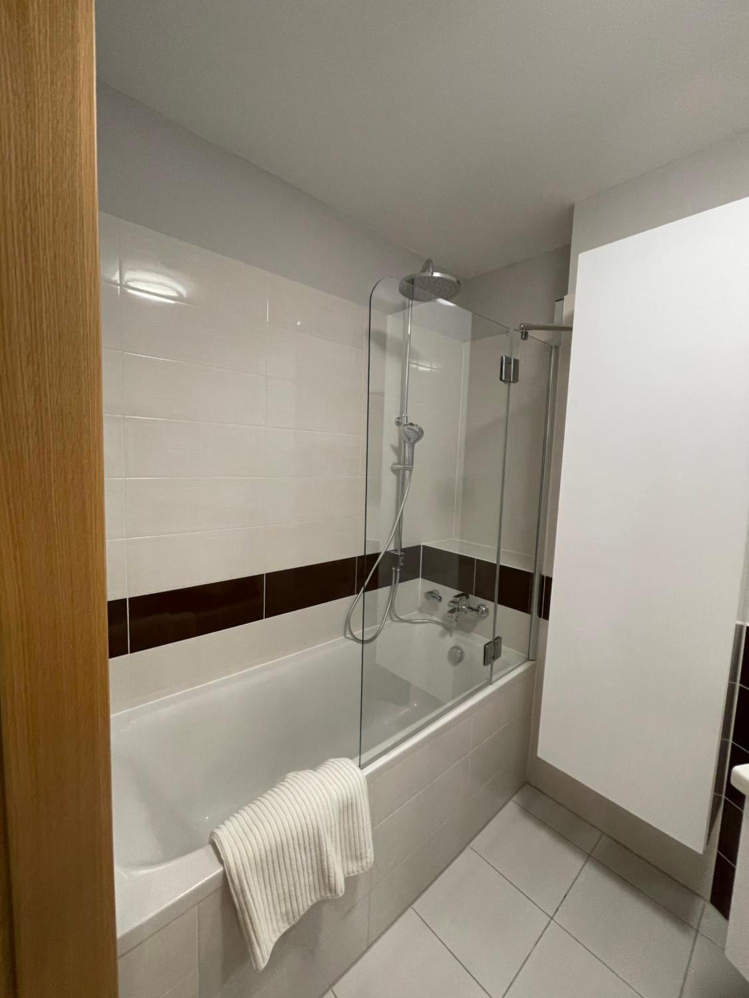 Sag Panorama City Apartment 3 Rooms Free Parking Free Wifi 布拉迪斯拉发 外观 照片