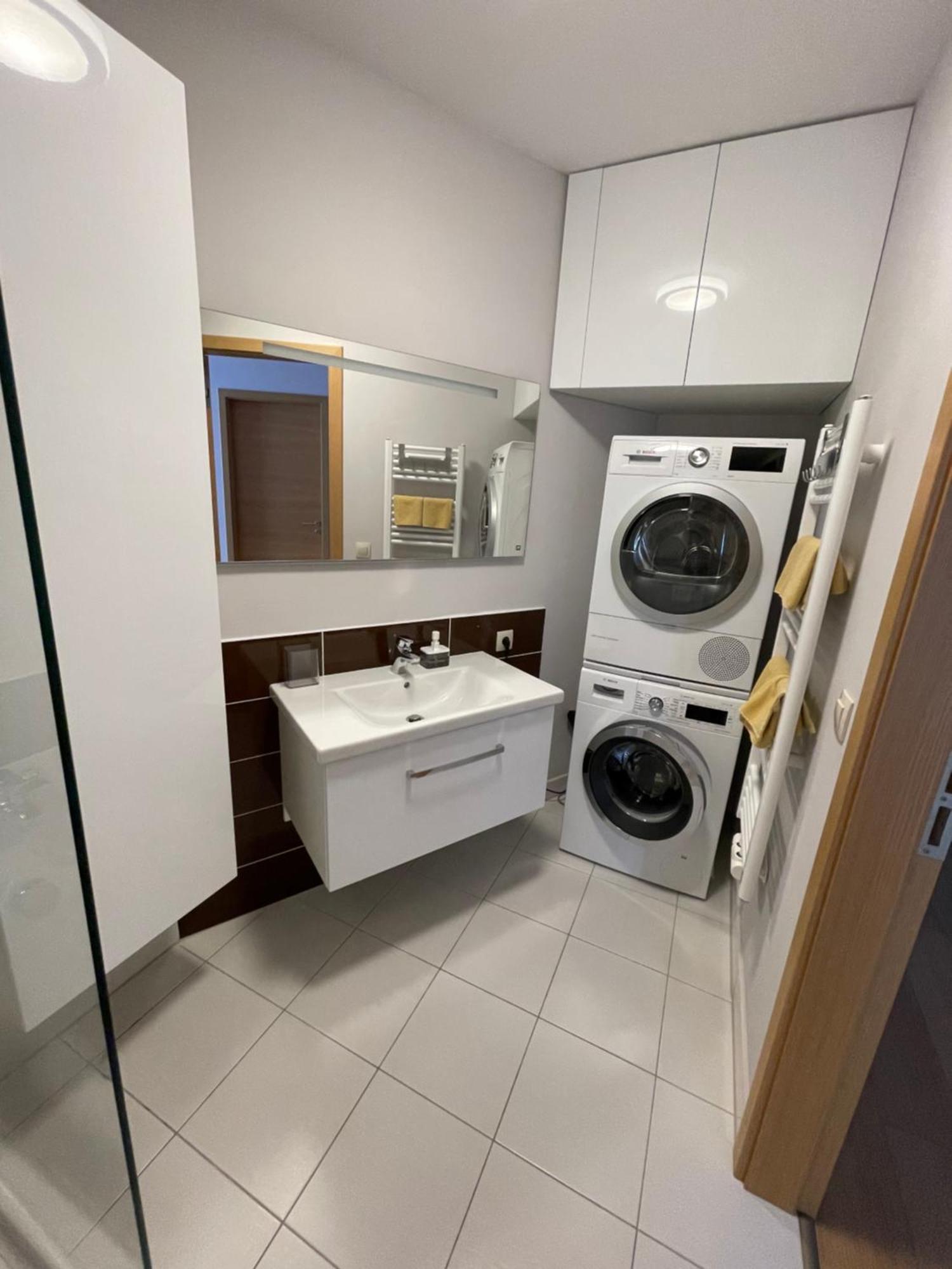 Sag Panorama City Apartment 3 Rooms Free Parking Free Wifi 布拉迪斯拉发 外观 照片